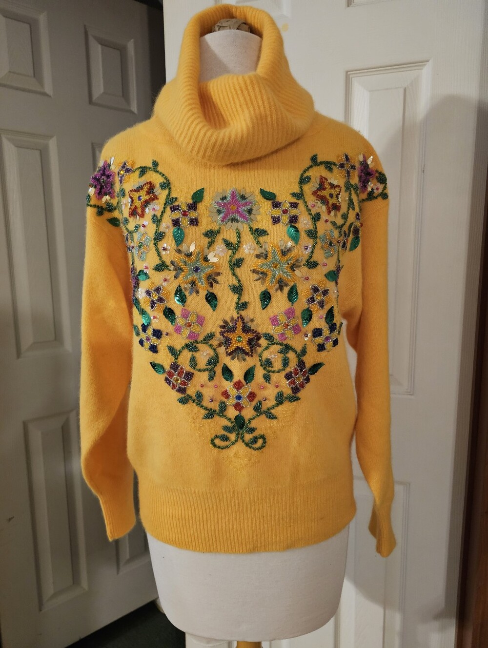 Vintage 80s-90s "Cedars" brand sweater.